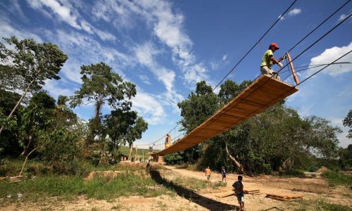 Design, Planung und Bau einer Fußgängerbrücke mit lokalen Ressourcen, Puente Machingero, Peru